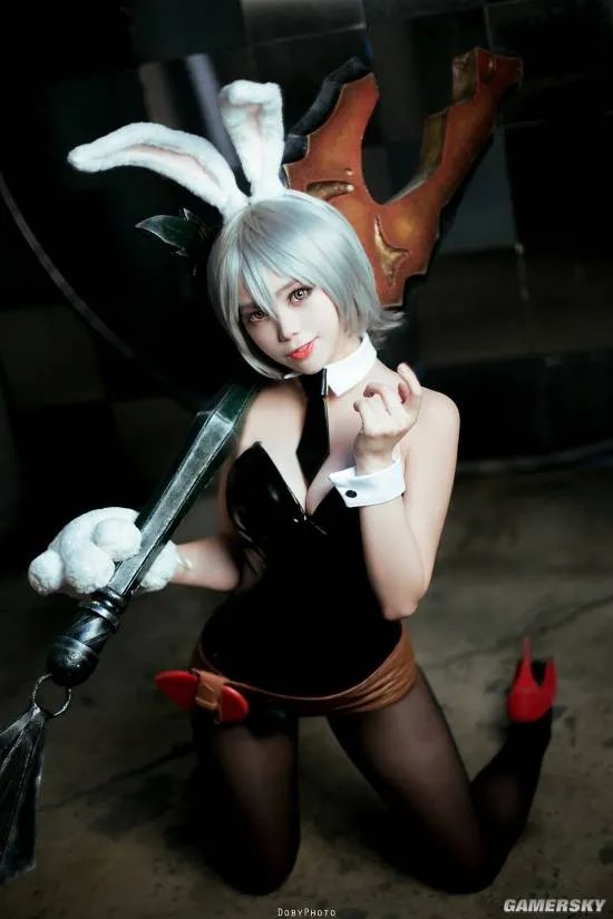 韩国美少女COS兔女郎瑞文 火辣黑丝豪乳让人喷血