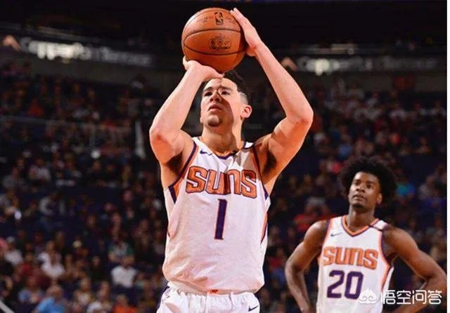 德文布克的防守真的很差吗？有说他是刷子，但今年开季这几场比赛下来感觉打的很好，你怎么看？