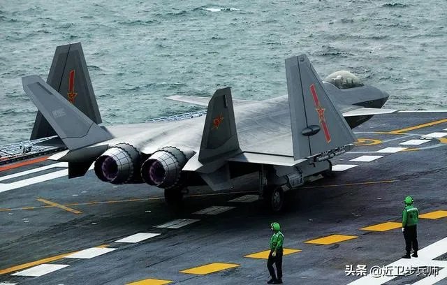 歼-20如果要改进，会有哪些演变方向，可以整体放大变为战斗轰炸机吗？