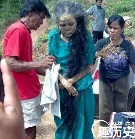 揭秘千年古墓走出活女尸 样貌凶狠让人惊悚!