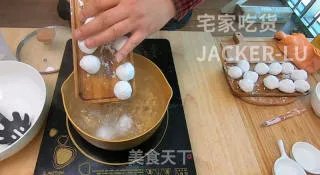 第一次尝试自制滚元宵，抹茶巧克力馅，简单又美味！