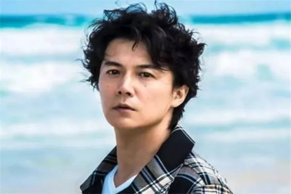 10大日本高颜值男明星：小栗旬上榜，木村拓哉第一