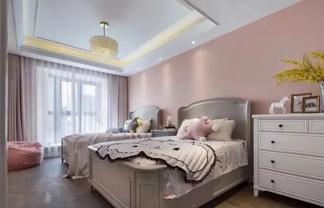 双人床的儿童房相比上下铺，哪个更好？