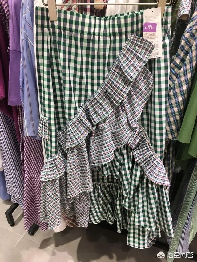 今年秋季流行什么衣服？