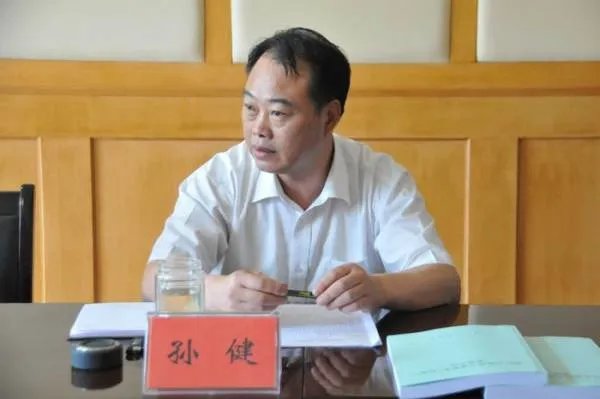 宋飞的人物简介