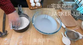 第一次尝试自制滚元宵，抹茶巧克力馅，简单又美味！