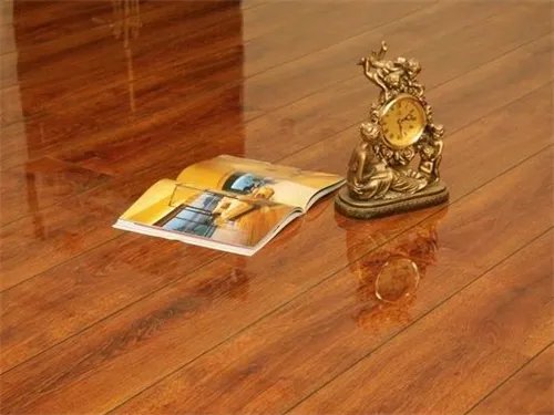 有哪些地板清洗打蜡的方法  教你怎样给地板清洗打蜡