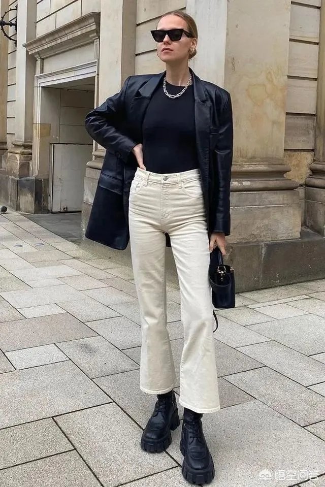 今年秋季流行什么衣服？