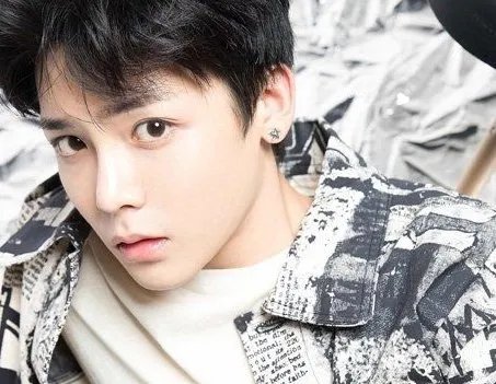 侯明昊是怎么火起来的？