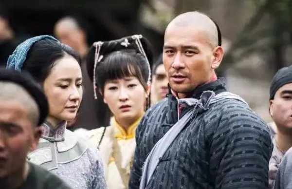 电视剧《天下粮田》的剧情讲了什么？