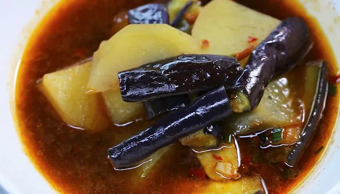 红烧茄子土豆的做法 家常红烧茄子土豆怎么做