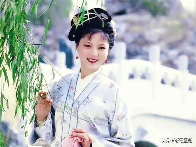 袭人嫁给蒋玉菡的寓意