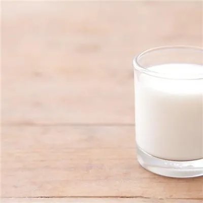 晚上喝牛奶好吗