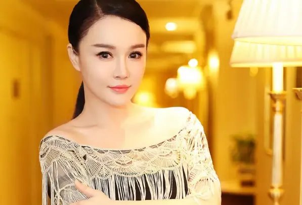 冉莹颖发文回应直播情绪崩溃,这到底是怎么回事?