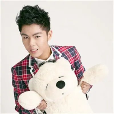 孙子涵女朋友照片欣赏 他竟坦言喜欢女生就壁咚