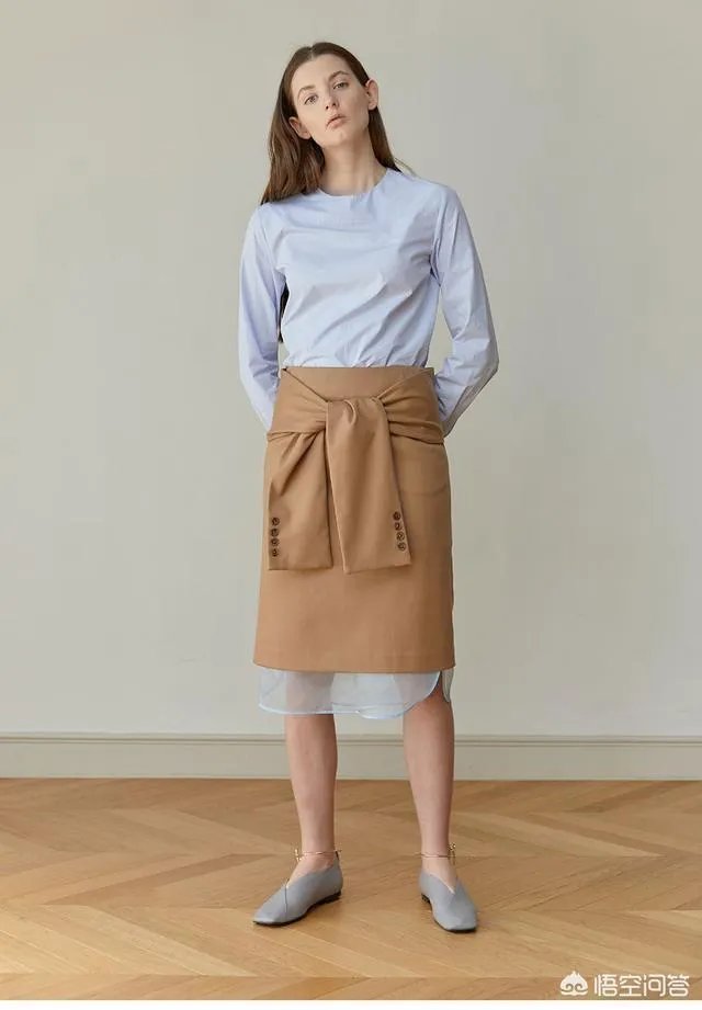 今年秋季流行什么衣服？