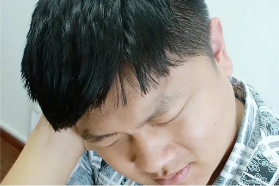 耳石症是怎么引起的