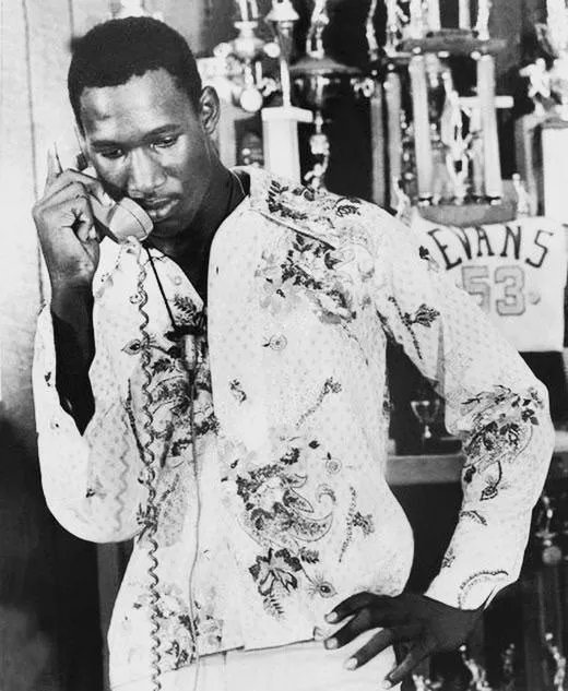 在NBA中，扣碎篮板谁最强？