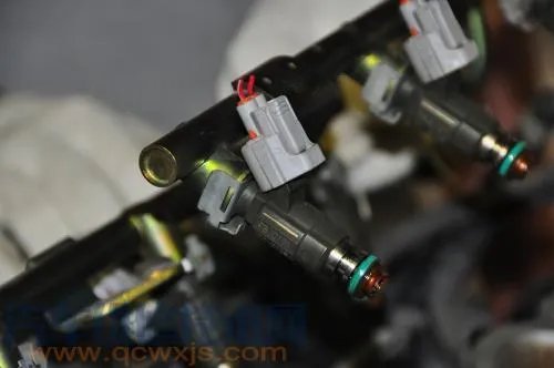 喷油嘴位置在哪里 喷油嘴作用介绍