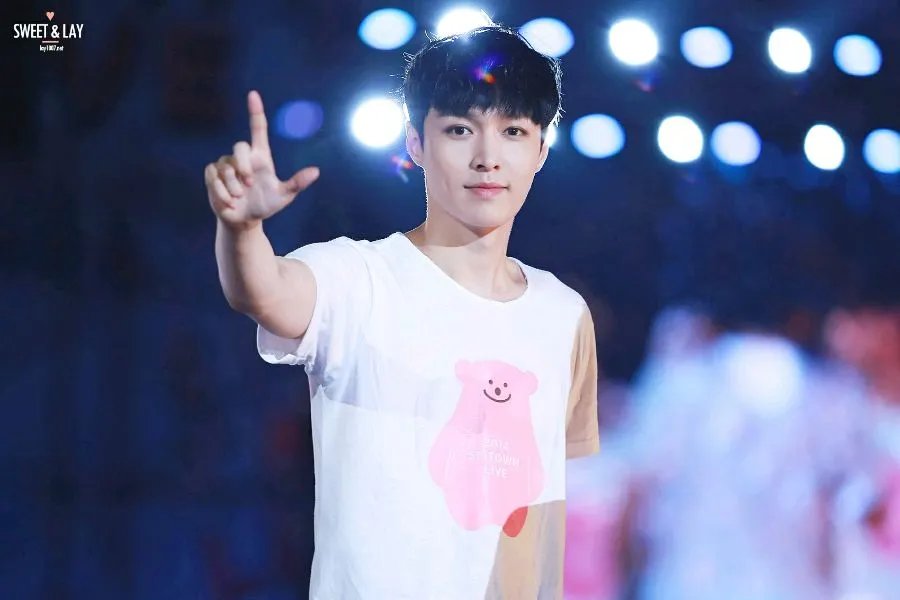 谁有EXO-M的成员的照片名字简介。 。要分开的照片和名字，，我分不清。。