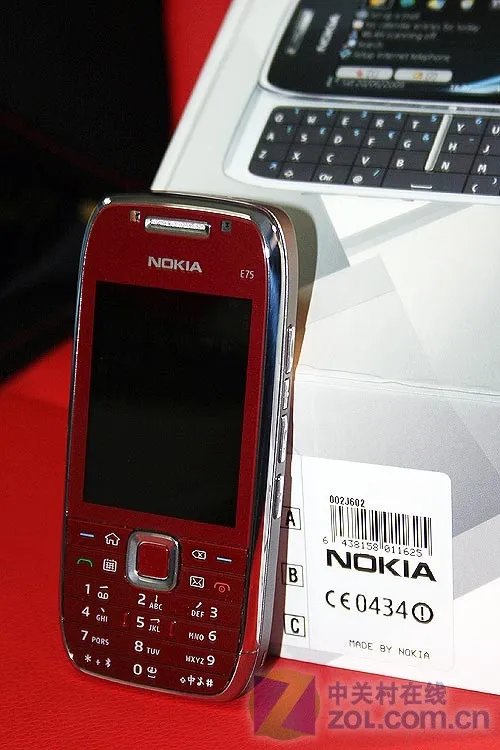直板侧滑选谁？诺基亚E71/E75对比评测