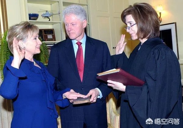 希拉里很骄傲，坚决不听劝，为什么？