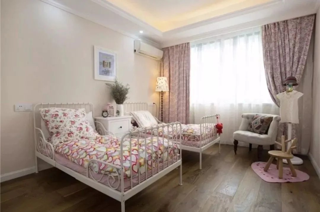 双人床的儿童房相比上下铺，哪个更好？