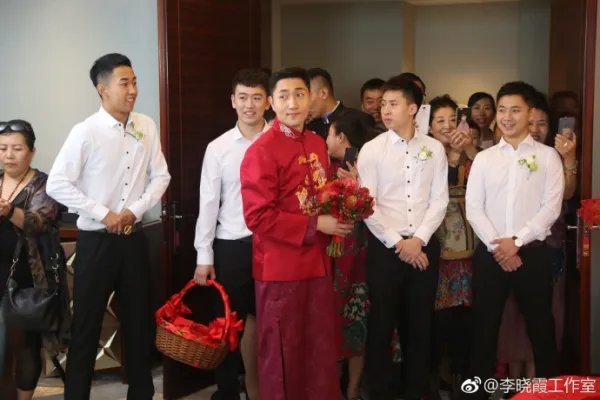 陕北霞姐的老公是亮亮吗，具体是做什么工作的？