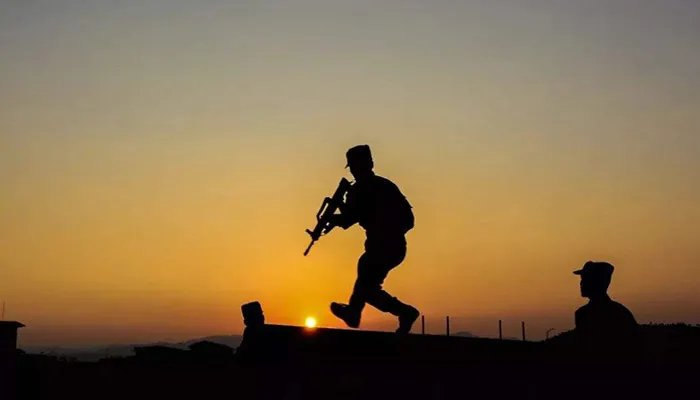 两杠四星是什么军衔 两杠四星是哪种军衔