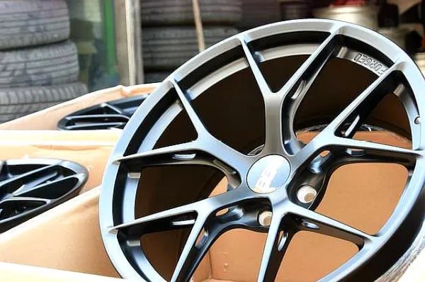 “轮毂”怎么读？