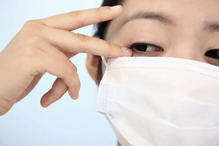 “左眼跳财，右眼跳灾”，其实是错的，眼皮跳是在提醒你这3件事