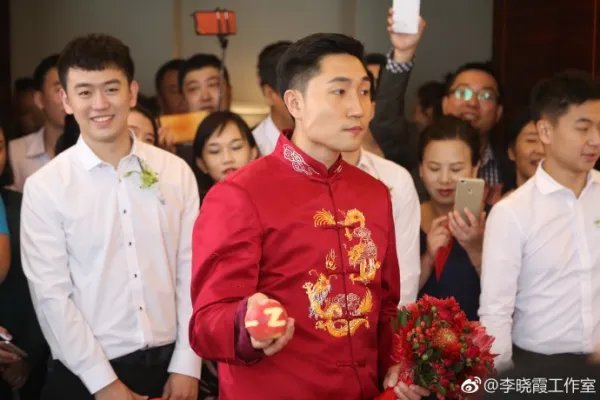 陕北霞姐的老公是亮亮吗，具体是做什么工作的？