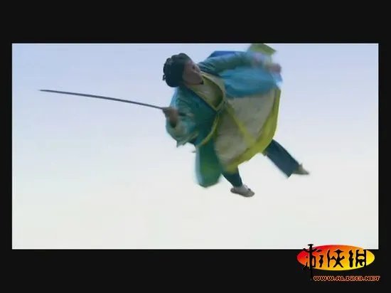 新《笑傲江湖》穿帮镜头 这腰带淘宝买的吧？