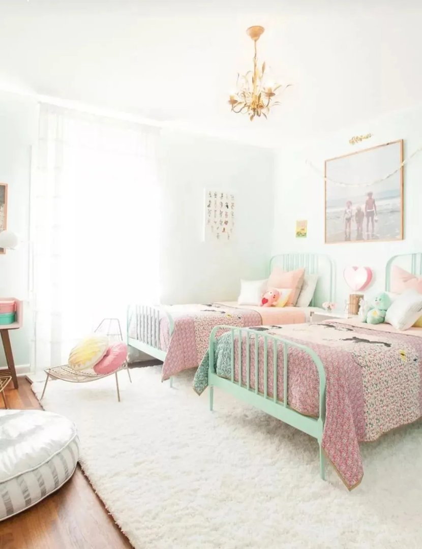 双人床的儿童房相比上下铺，哪个更好？