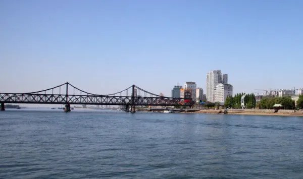 鸭绿江的“绿”为什么念 LU?