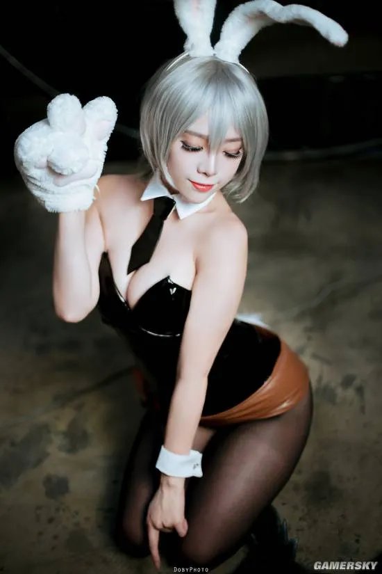 韩国美少女COS兔女郎瑞文 火辣黑丝豪乳让人喷血