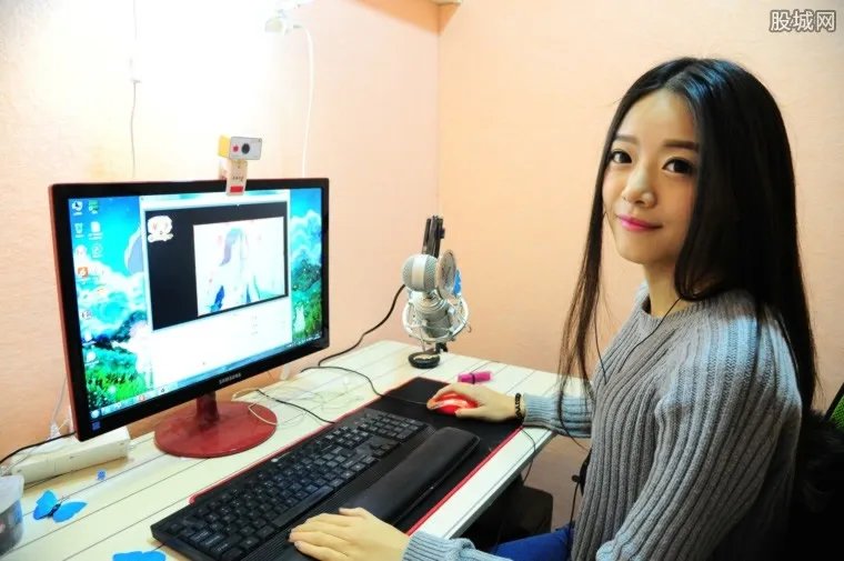 揭秘网红生产线 成为一名网红全靠专业经纪团队布置