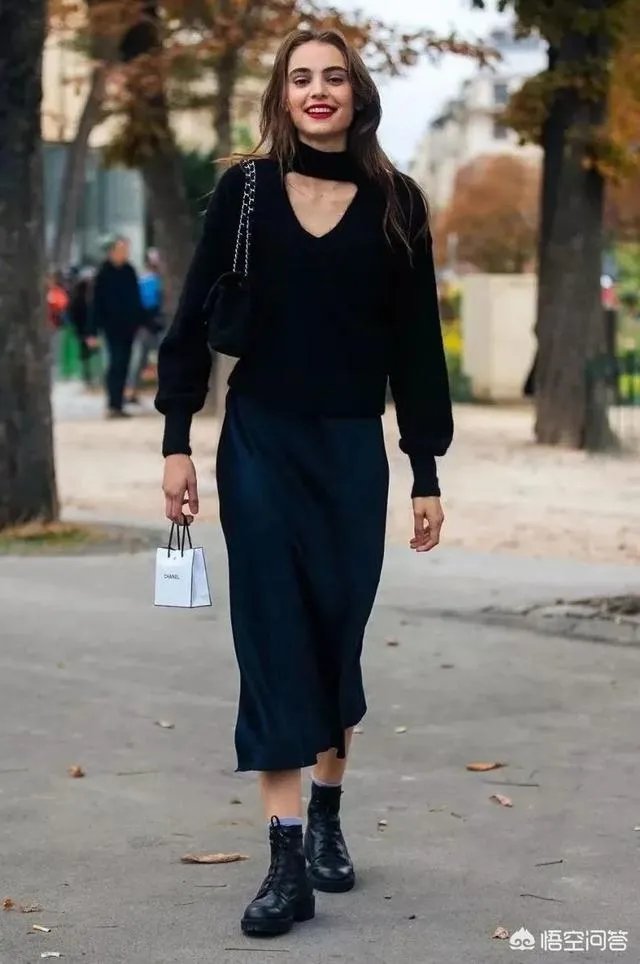 今年秋季流行什么衣服？