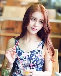 甜美卷发图片_甜美卷发中长发图片