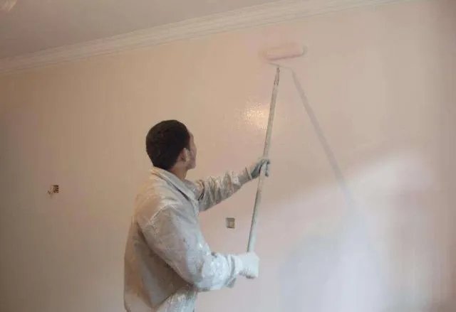 墙面开裂怎么处理