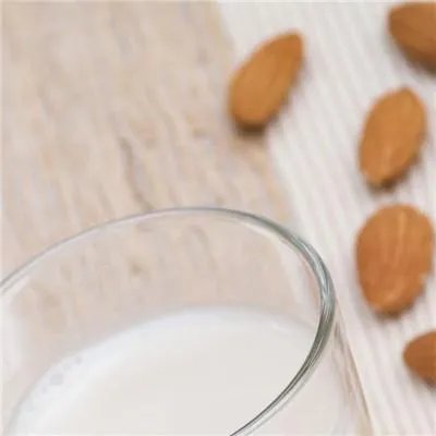 晚上喝牛奶好吗