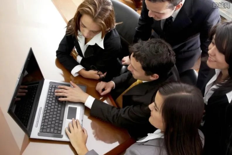 2015毕业生薪酬排行榜出炉 哪个专业薪水高？