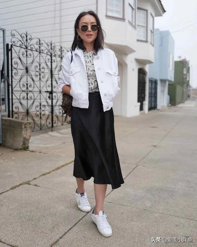 今年秋季流行什么衣服？