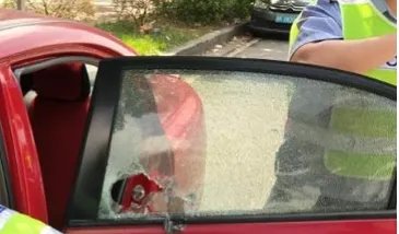 高速男子被堵10小时为何会晕倒？