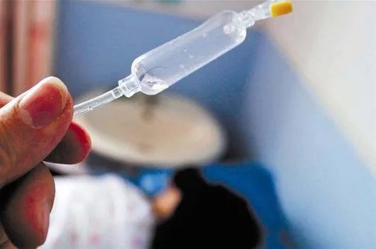 安徽25岁小伙在卫生院输液死亡，究竟是什么原因致其死亡的？