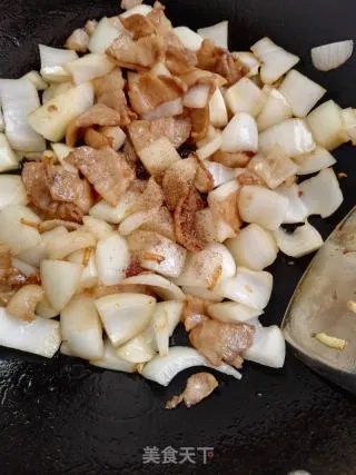 洋葱炒肉
