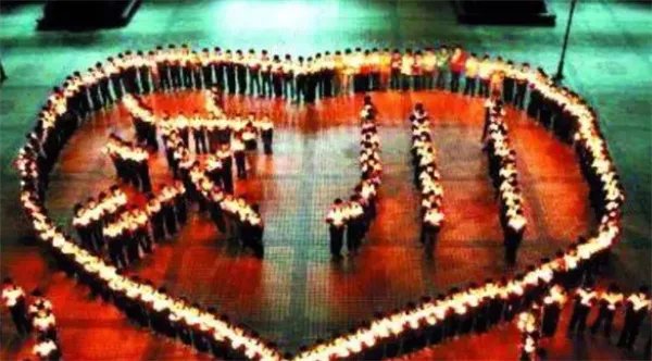 15年前的声音和画面我们从未忘却 请珍惜活着的每一天