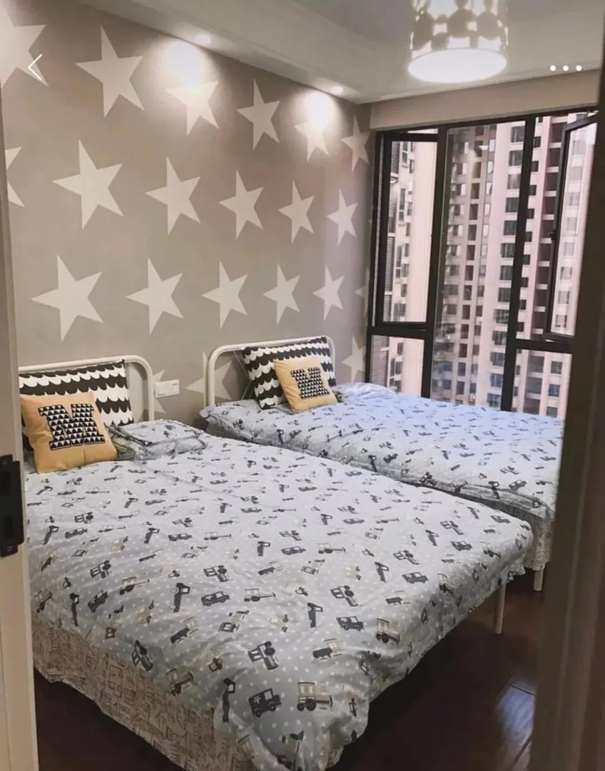 双人床的儿童房相比上下铺，哪个更好？