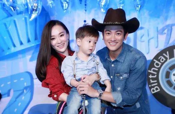 对生完孩子的昆凌，周杰伦半夜说了这样一句话....