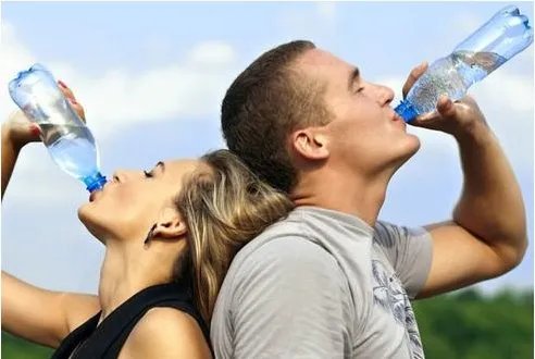 每天多喝水会长胖吗？